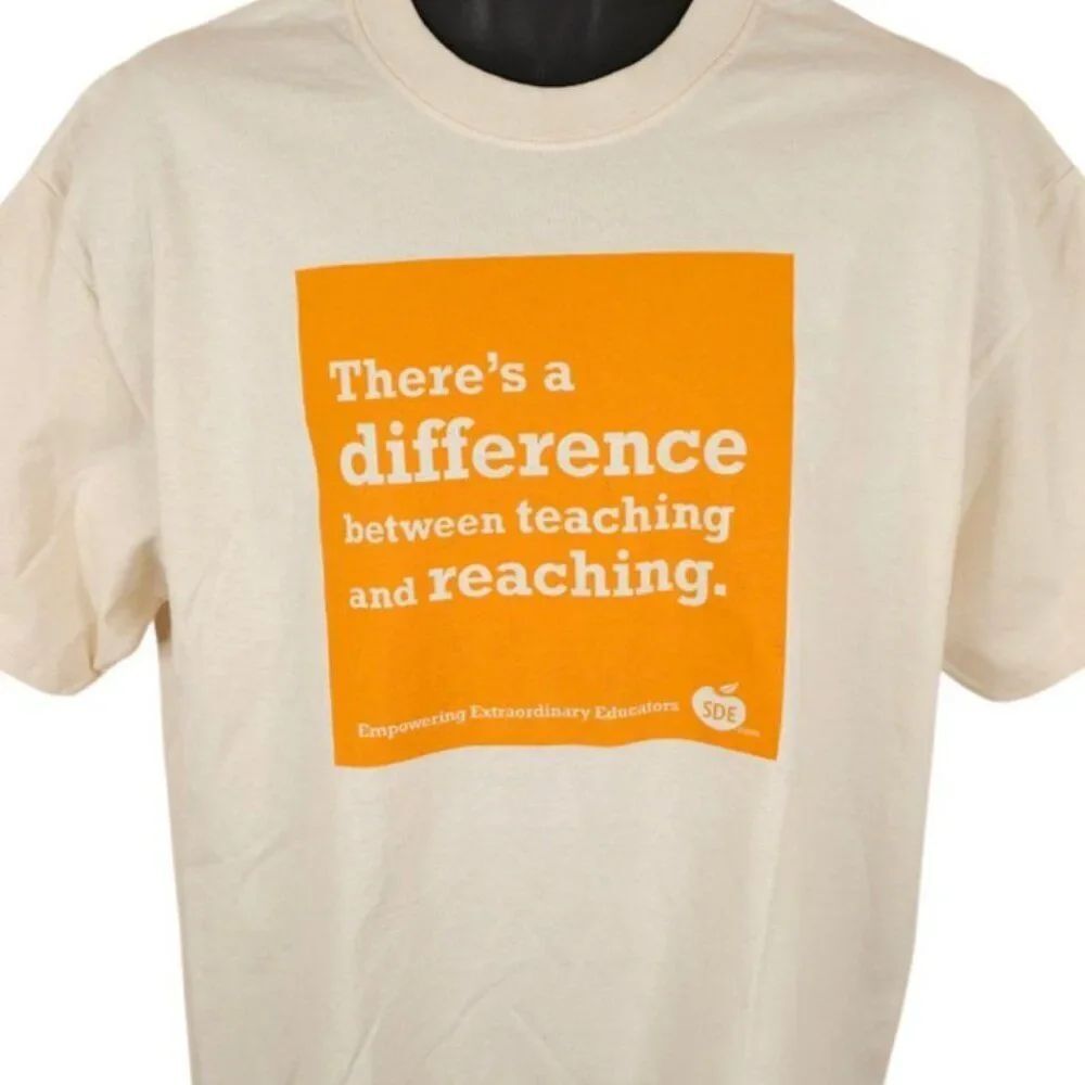 Vintage Teacher T Shirt Mens Size Large Cream Y2K Teaching And Reaching